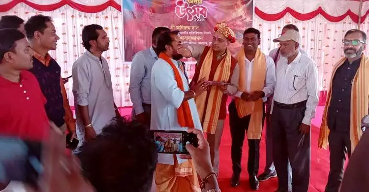 চা বাগানে ঐতিহ্যবাহী ফাগুয়া উৎসব শুরু