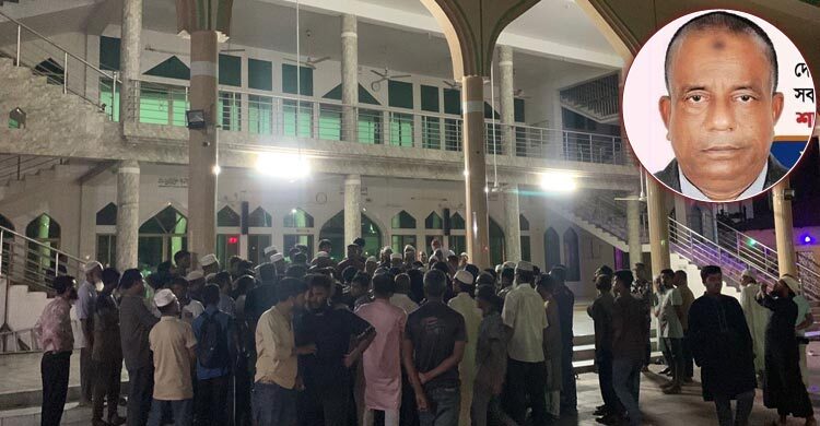 মসজিদের ভেতর মুয়াজ্জিনকে বিএনপি নেতার মারধর