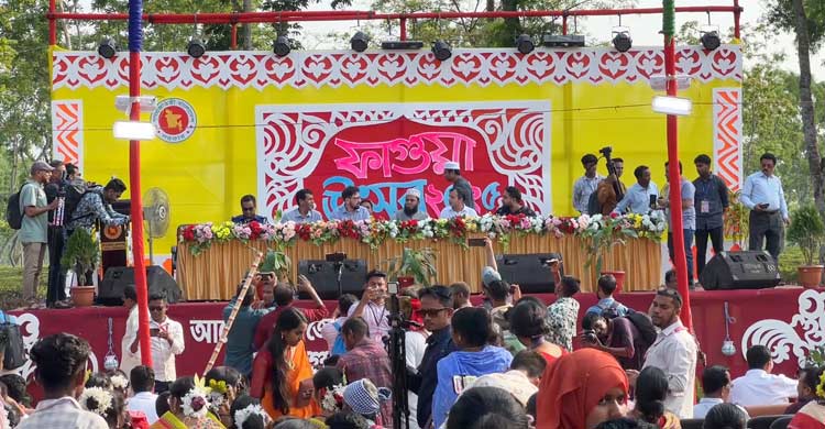 শ্রীমঙ্গলে ফাগুয়ায় মাতলেন চা শ্রমিকরা