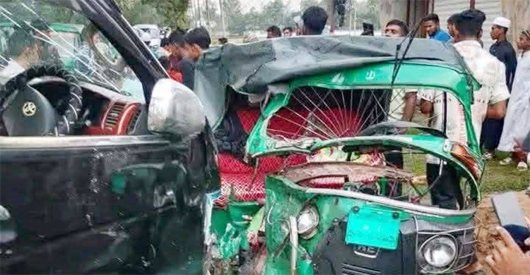 শ্রীমঙ্গলে মাইক্রোবাস-সিএনজির মুখোমুখি সংঘর্ষ, নিহত ২