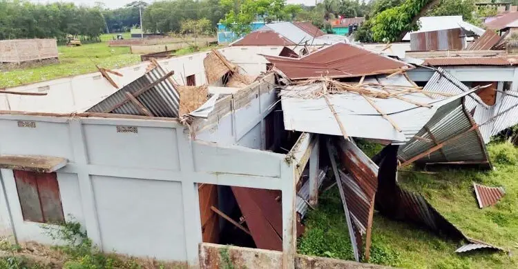 মৌলভীবাজারে কালবৈশাখী ঝড়ে ৮৫৫ ঘর ক্ষতিগ্রস্ত