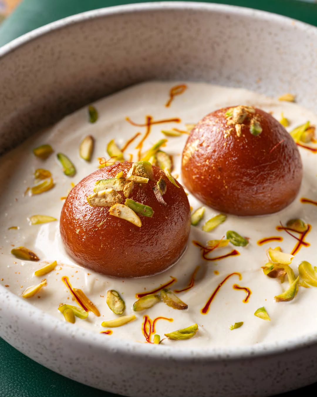 মৌনীর বদমাশে ঝালমুড়ির জাদু, দাম মাত্র ৫৫০ টাকা