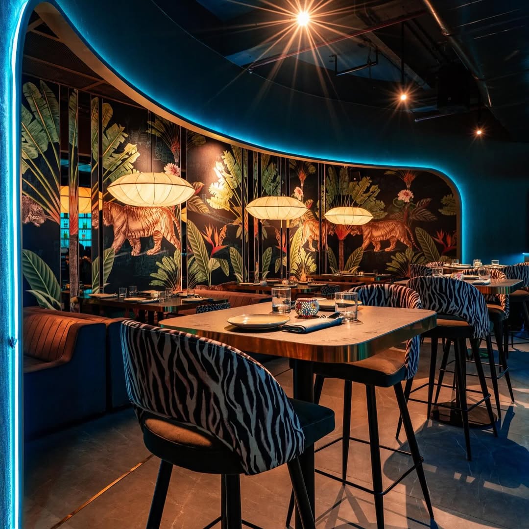 মৌনীর বদমাশে ঝালমুড়ির জাদু, দাম মাত্র ৫৫০ টাকা