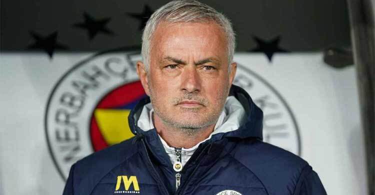 মাত্র ছয় ম্যাচ পরই মরিনহোকে বরখাস্ত করলো ফেনারবাচ