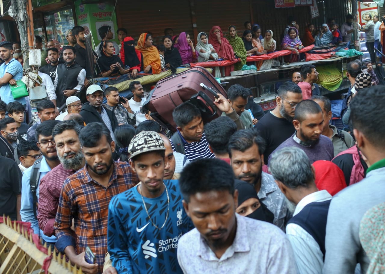 ভিড়ের মধ্যে অসুস্থ লাগলে আগে করুন এই কাজগুলো