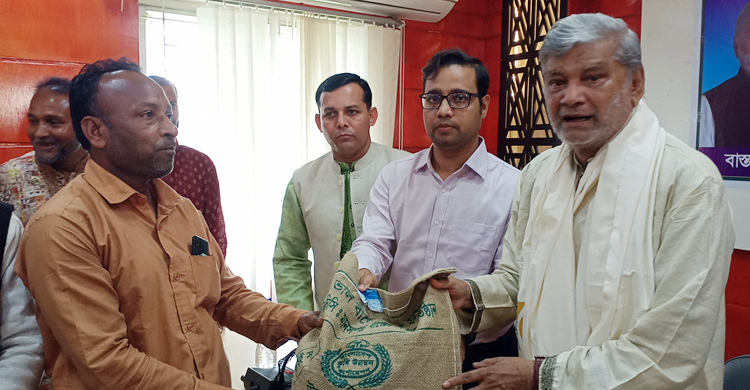 সরকার নিত্যপণ্যের দাম কমিয়ে আনার চেষ্টা করছে: পরিকল্পনামন্ত্রী