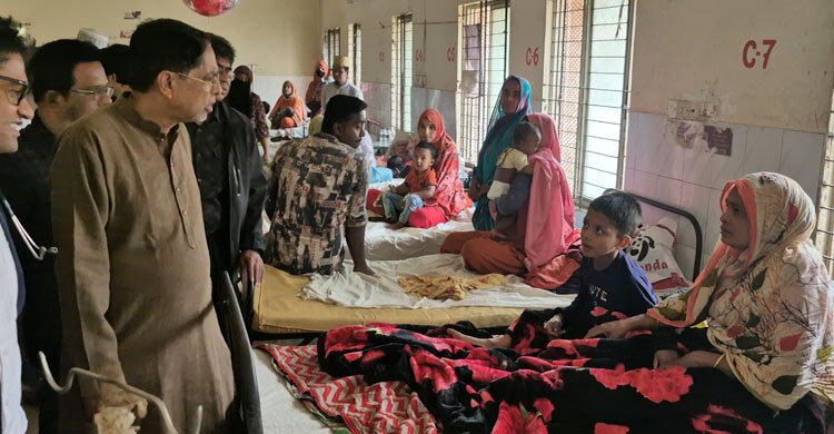 হাসপাতালে গিয়ে ১০ হাজার রোগীর টোকেনের টাকা পরিশোধের ঘোষণা এমপির