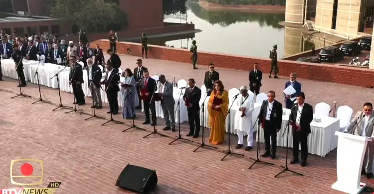 ৫০ সদস্যের মন্ত্রিসভায় ৪০ জনই নতুন মুখ