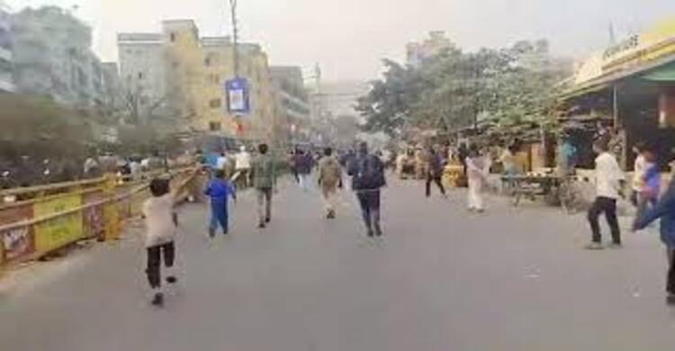 বিপিএলে টিকেট নিয়ে বিড়ম্বনা, দর্শকদের লাঠিচার্জ করলো সেনাবাহিনী