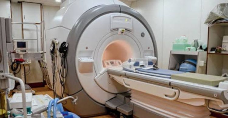 ঢামেক হাসপাতালের দুই এমআরআই যন্ত্রই বিকল, ভোগান্তিতে রোগীরা