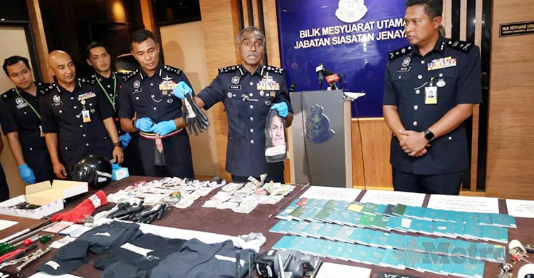 মালয়েশিয়ায় আন্তর্জাতিক চোর সিন্ডিকেটের ৪ সদস্য গ্রেফতার