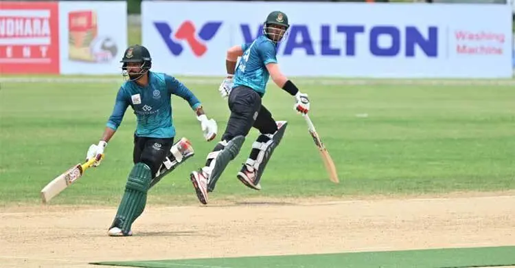 ৩০৩ করেও শাহাদাত দিপুর ব্যাটে হারলো মোহামেডান, শীর্ষে প্রাইম ব্যাংক
