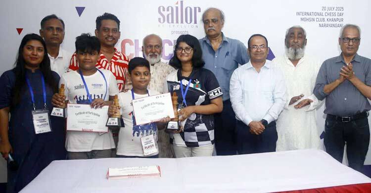 দাবায় অপরাজিত চ্যাম্পিয়ন মুগ্ধ