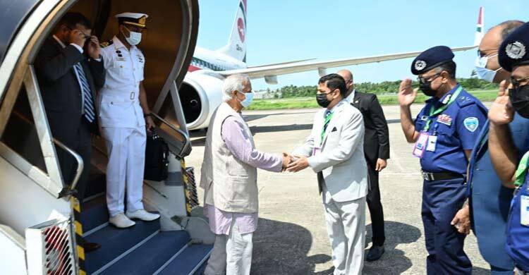 Oyoqlari yoyilgan qizlar jinsiy aloqa