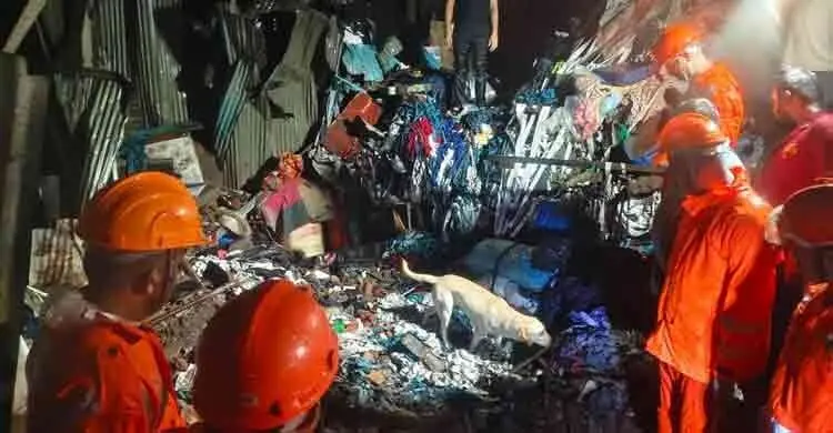 ভারতে বহুতল ভবন ভেঙে পড়ে ৫ শিশুসহ নিহত ৬