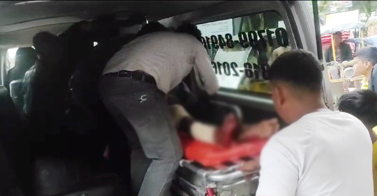 আ’লীগের শান্তি সমাবেশে মারামারি, যুবলীগকর্মীকে কুপিয়ে জখম