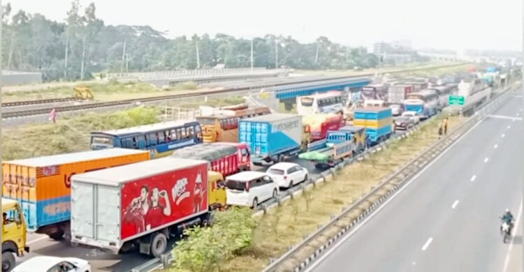 বজ্রপাতে পদ্মা সেতুর টোলপ্লাজায় কারিগরি ত্রুটি