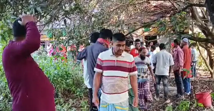 মুন্সিগঞ্জে পরিত্যক্ত বাড়ি থেকে জবাই করা ১২ ঘোড়া উদ্ধার