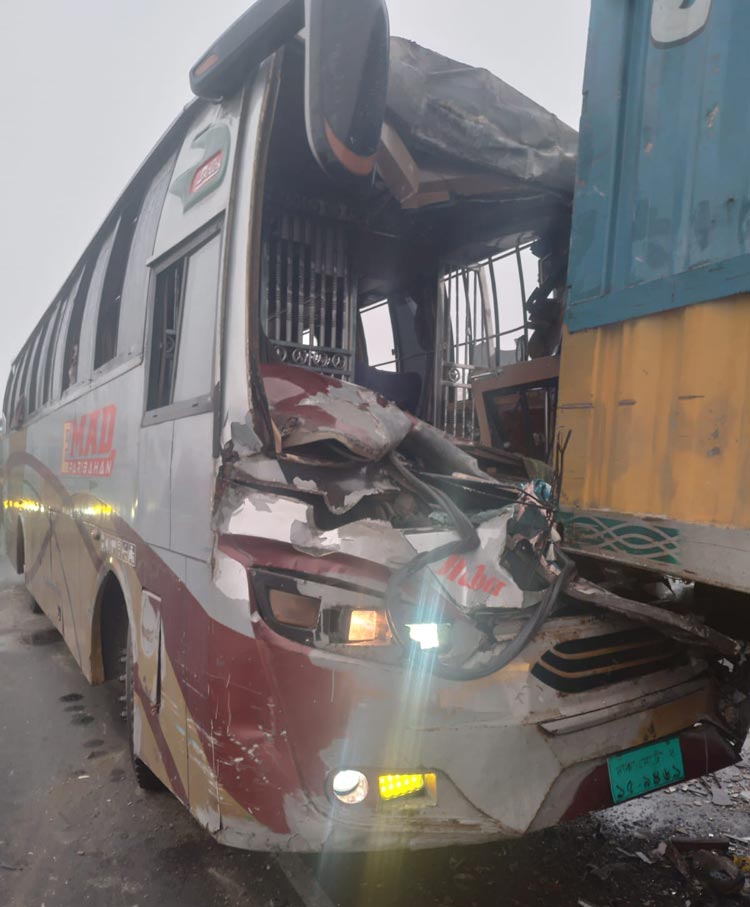 ঢাকা-মাওয়া এক্সপ্রেসওয়েতে ৫ গাড়ির সংঘর্ষ, আহত ২০