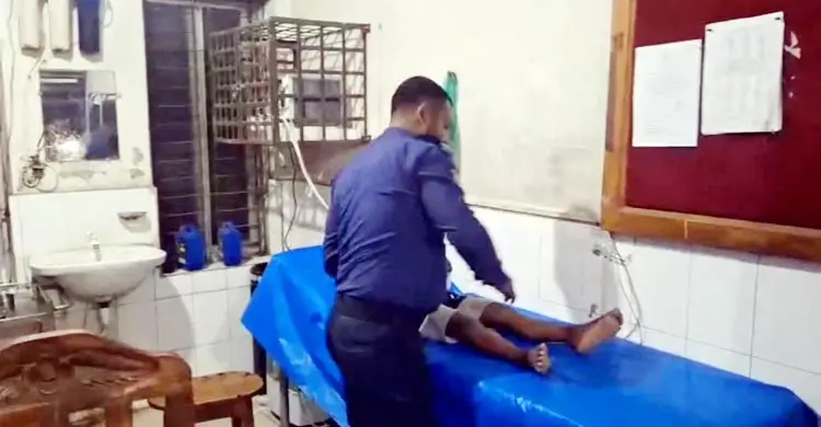 মুন্সিগঞ্জের প্রতিপক্ষের বাড়িতে এলোপাথাড়ি গুলি, গুলিবিদ্ধ ১৫