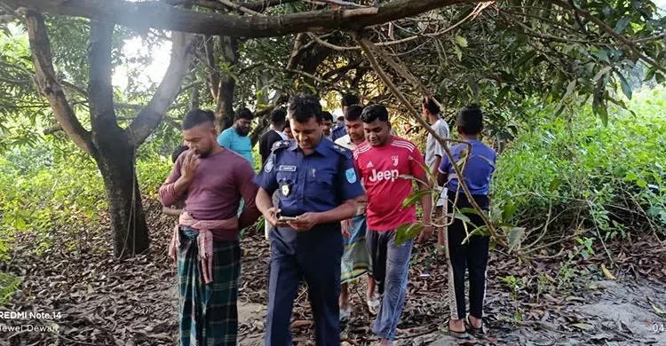 মুন্সিগঞ্জে পরিত্যক্ত বাড়ি থেকে জবাই করা ১২ ঘোড়া উদ্ধার