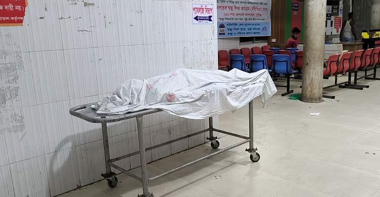 বাকিতে সিগারেট না দেওয়ায় দোকানিকে কুপিয়ে মারলেন কাউন্সিলরের ভাই