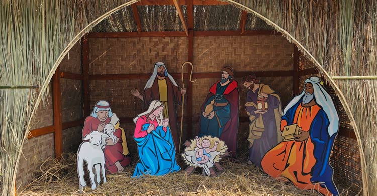 মুন্সিগঞ্জের খ্রিষ্টান পল্লিতে উৎসবের আমেজ, সমবেত প্রার্থনা