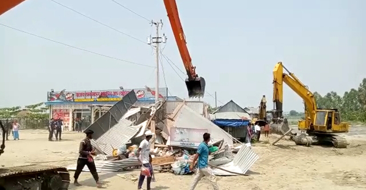 শিমুলিয়াঘাটে হোটেল-রেস্টুরেন্টসহ ৫১ স্থাপনা উচ্ছেদ