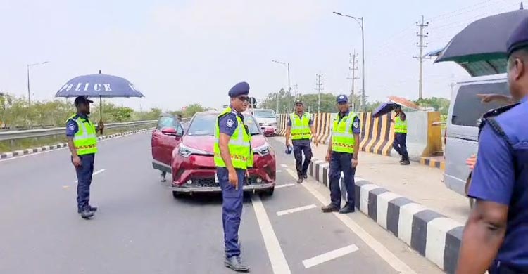 এক্সপ্রেসওয়েতে বেশি গতিতে গাড়ি চালিয়ে জরিমানা গুনলেন ৮ চালক