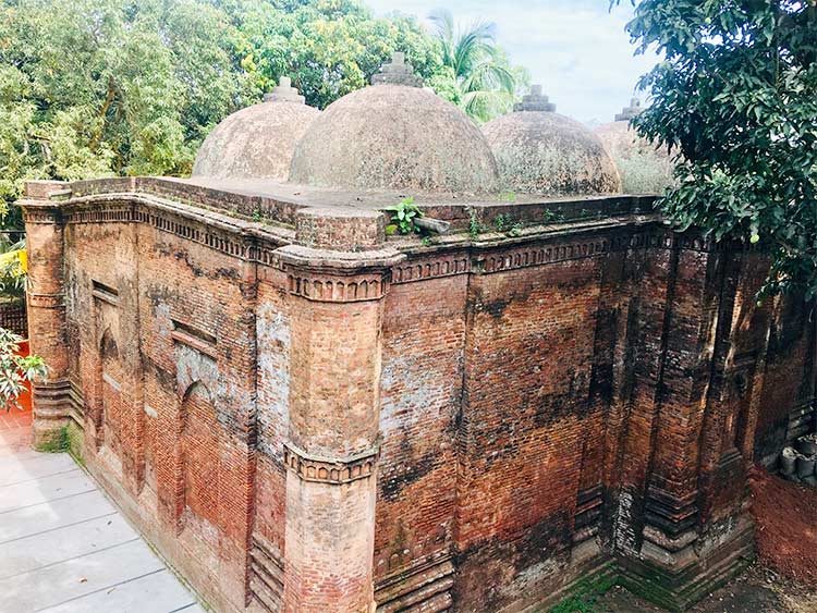 শতাব্দী প্রাচীন বাবা আদম মসজিদের ইতিহাস