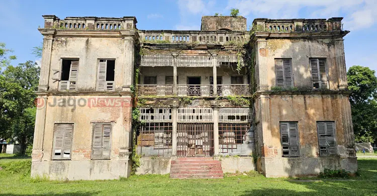 হাজার বছরের ইতিহাস নিয়ে ঠাঁই দাঁড়িয়ে বিক্রমপুর জাদুঘর