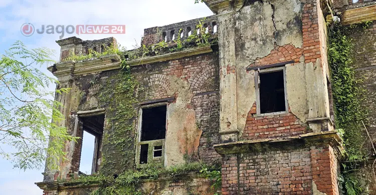 হাজার বছরের ইতিহাস নিয়ে ঠাঁই দাঁড়িয়ে বিক্রমপুর জাদুঘর