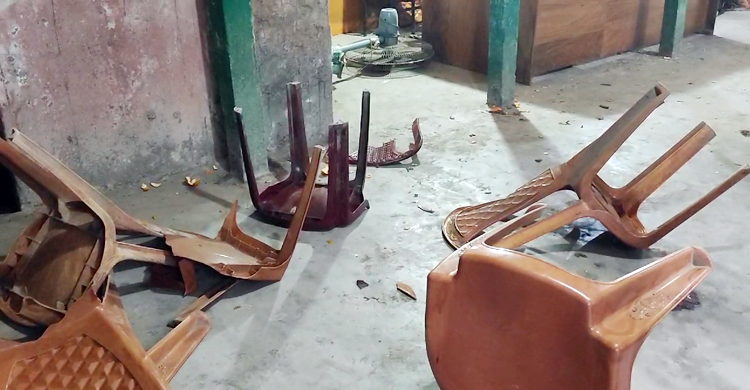 মুন্সিগঞ্জে উপজেলা আওয়ামী লীগের কার্যালয়ে হামলা-ভাঙচুর