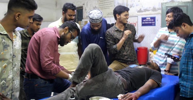 মুন্সিগঞ্জ পলিটেকনিকে দুই পক্ষের সংঘর্ষ, আহত ৬