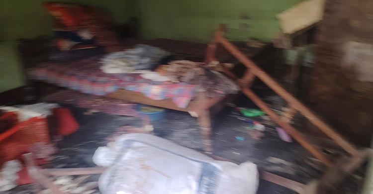 বিএনপি কার্যালয়সহ ১০ বাড়িতে হামলার অভিযোগ যুবলীগ নেতা বিরুদ্ধে