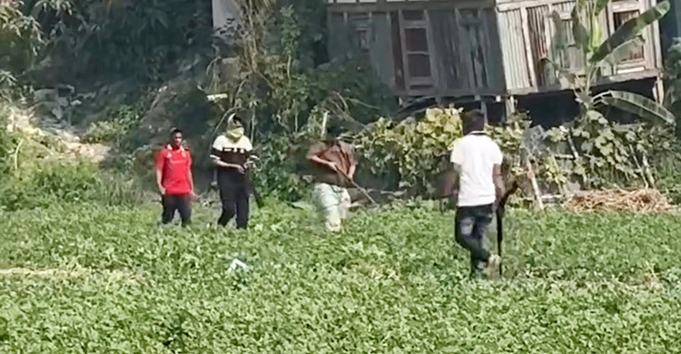 বিএনপি-স্বতন্ত্র প্রার্থীর সমর্থকদের মধ্যে সংঘর্ষ, গুলিবিদ্ধ ৩