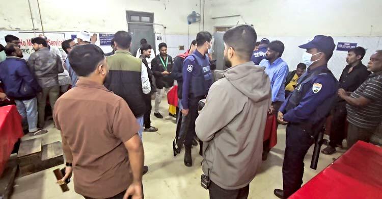 বিএনপি-স্বতন্ত্র প্রার্থীর সমর্থকদের সংঘর্ষ, পরিস্থিতি থমথমে