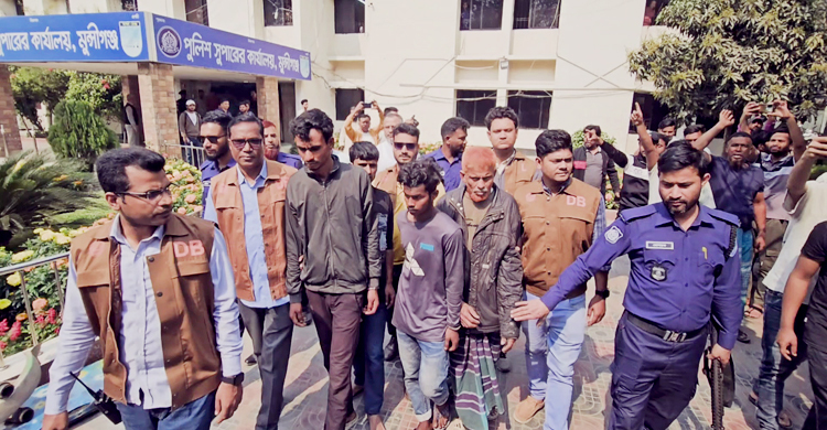 জুয়ার দেনা শোধ করতে বন্ধুকে হত্যা করে অটোরিকশা ছিনতাই, আটক-৪