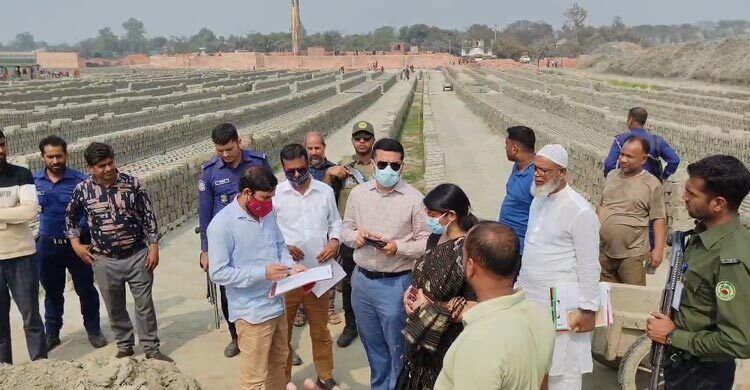 মুন্সিগঞ্জে তিন ইটভাটার মালিককে জরিমানা