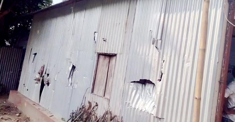 বিএনপি কার্যালয়সহ ১০ বাড়িতে হামলার অভিযোগ যুবলীগ নেতা বিরুদ্ধে
