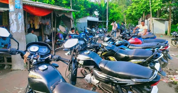 তেল সংকটে কঠিন হচ্ছে চরাঞ্চলের জীবন-জীবিকা