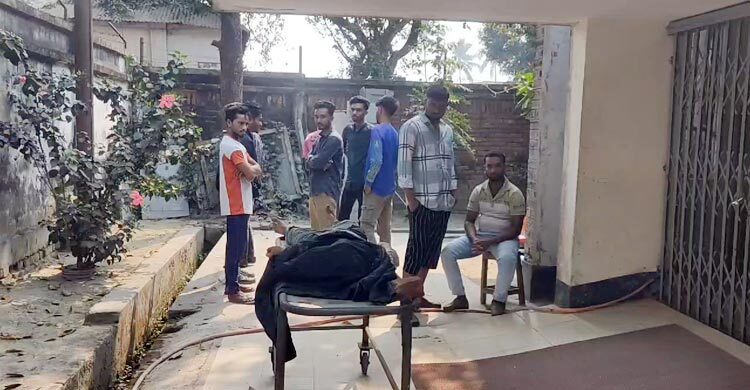 নরসিংদীতে টেক্সটাইল শ্রমিকের গলাকাটা মরদেহ উদ্ধার