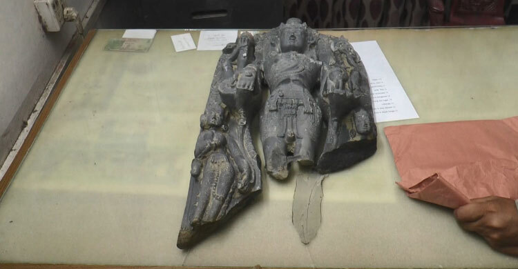 মাদারীপুরে কষ্টিপাথরের বিষ্ণুমূর্তি উদ্ধার