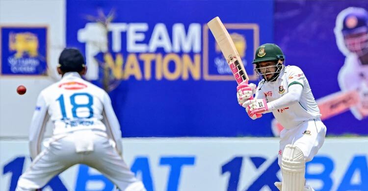 বৃষ্টির কারণে গল টেস্টের খেলা বন্ধ
