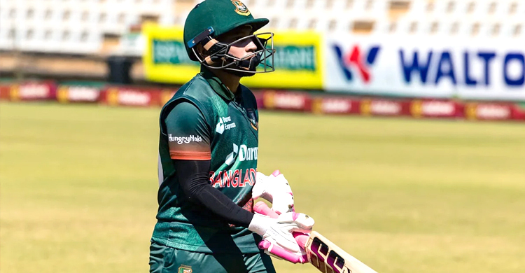 ফিফটি করে সাজঘরে মুশফিক