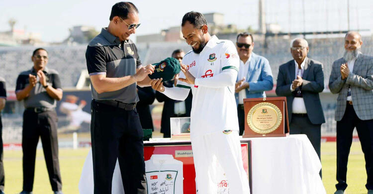 বিশেষ সম্মাননা পেলেন মুশফিক, শততম টেস্টে আরও যা হলো