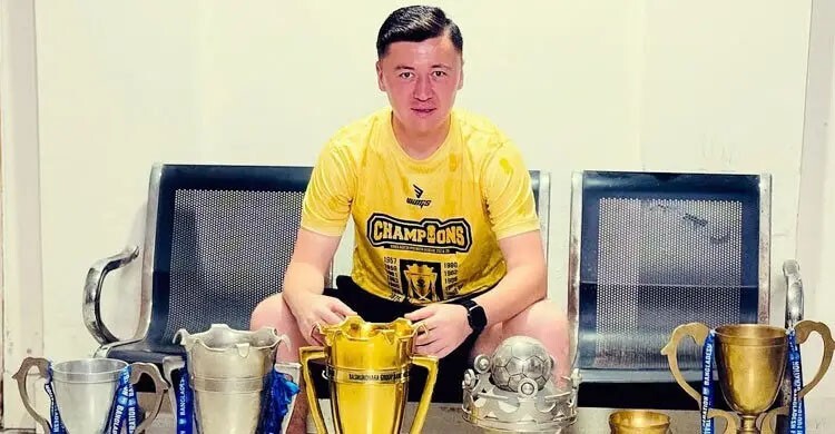 অভিমান ভেঙে মোহামেডানে ফিরলেন মুজাফফরভ