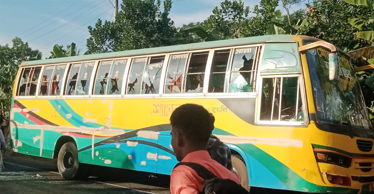 বাস ভাঙচুরের ঘটনায় মামলা, আসামি বিএনপির ২০ নেতাকর্মী