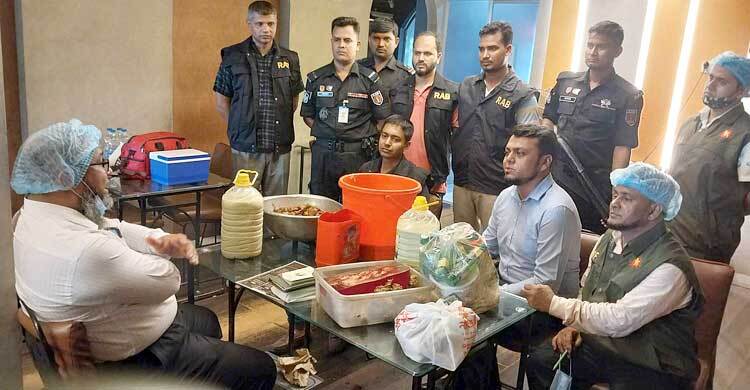 খাবারে নিষিদ্ধ কেওড়া জল ব্যবহার, লাখ টাকা জরিমানা