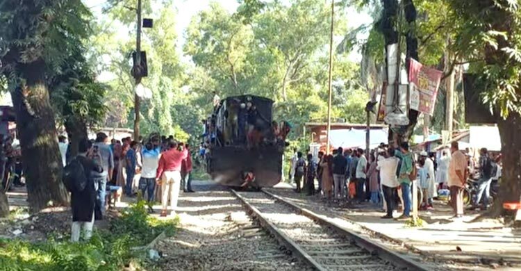 চার ঘণ্টা পর ঢাকা-ময়মনসিংহ রেলপথে ট্রেন চলাচল শুরু